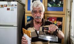 15 metrekarelik dükkanında, 50 yıldır aynı ütüyle 'ütü tostu' yapıyor