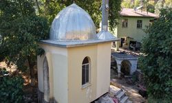 Anamur'daki 9 metrekarelik cami dronla görüntülendi