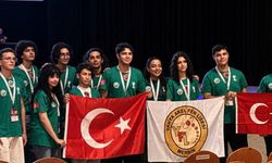Japonya'daki matematik yarışmasına Mersin'den katılan 11 öğrenci 11 madalya kazandı