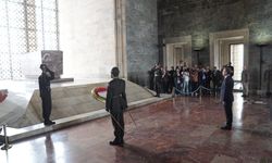 Yeni Parti Genel Başkanı Özel başkanlığındaki heyet, Anıtkabir'i ziyaret etti