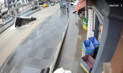 Ankara'da sağanak yağış sonrası çöken yola araç böyle düştü