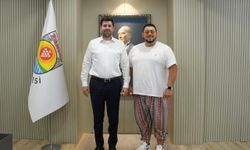 Master Chef’e katılan Tarsuslu Tolğa’dan Başkan Boltaç’a ziyaret