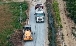 Tarsus Belediyesi kırsal mahallelerde asfalt çalışmalarını sürdürüyor