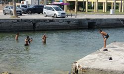Mersin'de sıcak hava ve nem bunalttı