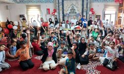 İmamın gönüllere dokunan geleneği: 26 yıldır çocukları ödüllendiriyor