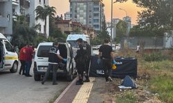 Adana’da alacak verecek kavgası kanlı bitti: Baba ve oğlu öldü, anne yaralı