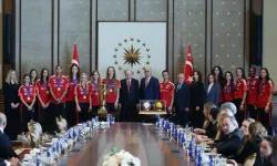 Cumhurbaşkanı Erdoğan, A Milli Kadın Voleybol Takımı'nı kabul etti