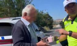 Ceza yememek için eşini yolda bırakıp uygulamaya girdi, polisten "evde bulaşık yıkama cezası" aldı