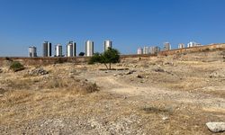 Adana'da genç şahıs boş arazide ölü bulundu