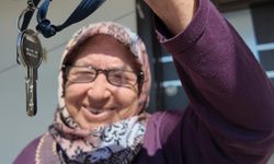 Mutluluğun fotoğrafı: Ömrü çatmada geçti, 69 yaşında evi oldu