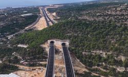 Bakan Uraloğlu tarih vererek duyurdu:Çeşmeli-Kızkalesi otoyolu trafiğe açılıyor