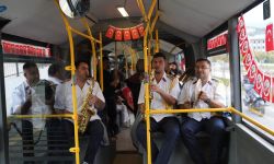 Belediye otobüsünde 29 Ekim Cumhuriyet Bayramı coşkusu