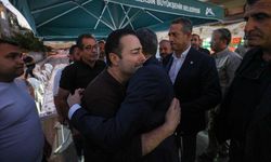 Özgür Özel’den evlat acısı yaşayan Atilla Taş’a taziye ziyareti