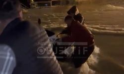 Mersin’de sağanak hayatı felç etti: Caddeler göle döndü