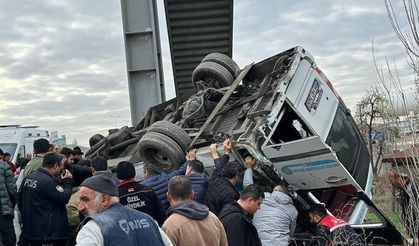 Ankara'da özel halk otobüsü, üst geçidin ayağına çarptı: 5ölü, 15 yaralı