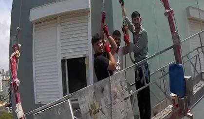 Mersin'de iskelede mahsur kalan 3 işçi kurtarıldı