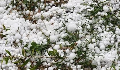 Mersin’de ceviz büyüklüğünde dolu yağışı