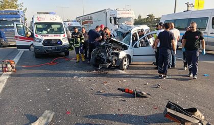 Mersin'de otomobil çekiciye arkadan çarptı: 2 ölü, 1 yaralı