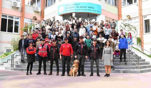 Konyaaltı'nda özel öğrencilere deprem tatbikatı
