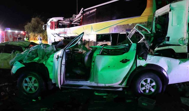 Mersin-Adana otoyolunda zincirleme kaza: 10 ölü, 39 yaralı