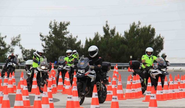 Motosikletli trafik polis timleri sertifikalarını aldı