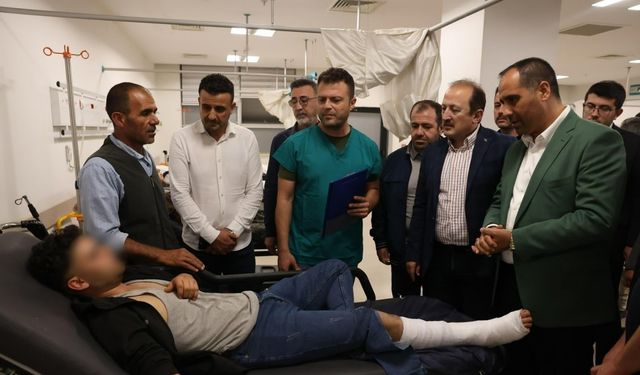 Vali Pehlivan, Mersin’deki kazada yaralananları hastanede ziyaret etti