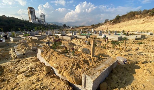 Mersin'de arkadaşı tarafından öldürülen kadın toprağa verildi