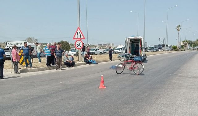 Otomobilin çarptığı bisikletli hayatını kaybetti