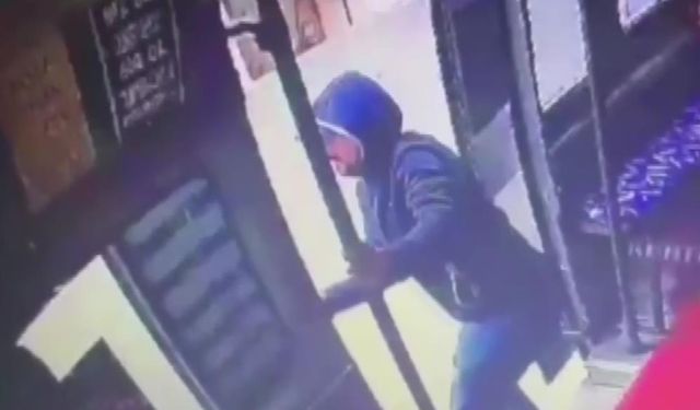 Minibüsteyken husumetlisini görüp defalarca ateş etti: O anlar kamerada