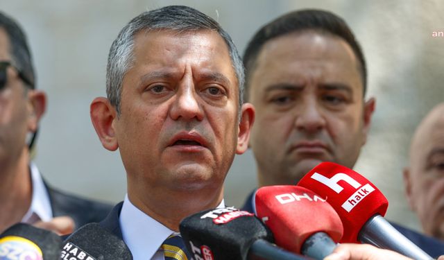 Özel, Cumhuriyet’in tartışıldığı bir yerde olmayız