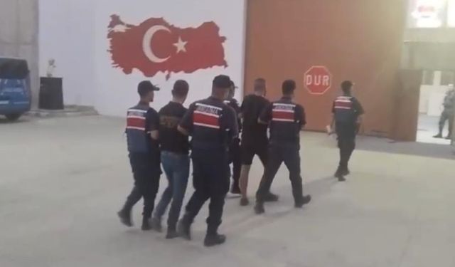 Benzin alıp orman yakan 2 şüpheli yakalanıp tutuklandı