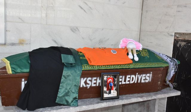 Eşya taşıma sırasında üzerine koltuk düşen 9 yaşındaki Ebrar hayatını kaybetti.