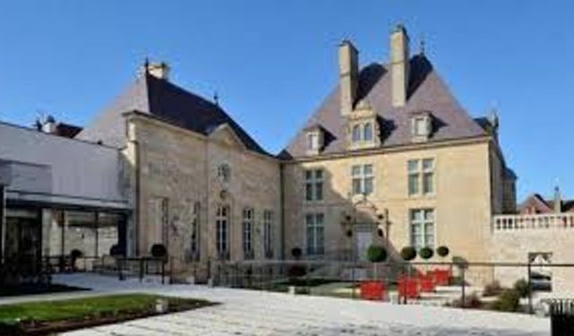 Fransa’da Louvre’dan bir gün sonra bir müze daha soyuldu