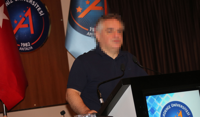 Üniversite hastanesinde profesöre 'gizli kamera' soruşturması