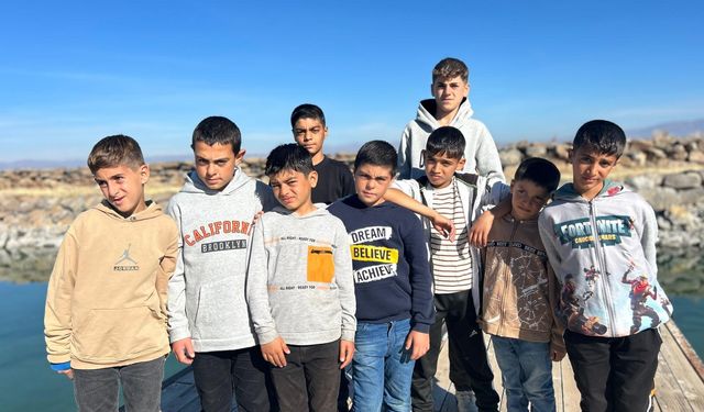 Van Gölü'nde yazın sararan saçlar kışın eski rengine döndü