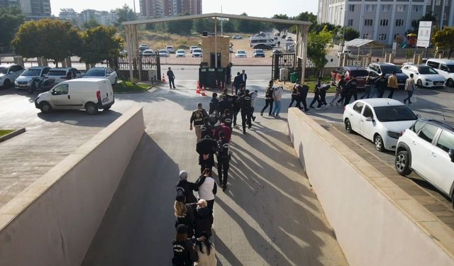 "Son kahdeh"leri oldu: Sahte kadın profiliyle erkekleri dolandıran çete çöktü!