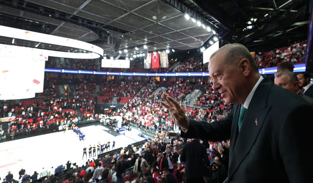 Cumhurbaşkanı Erdoğan Türkiye-Bosna Hersek maçını izledi