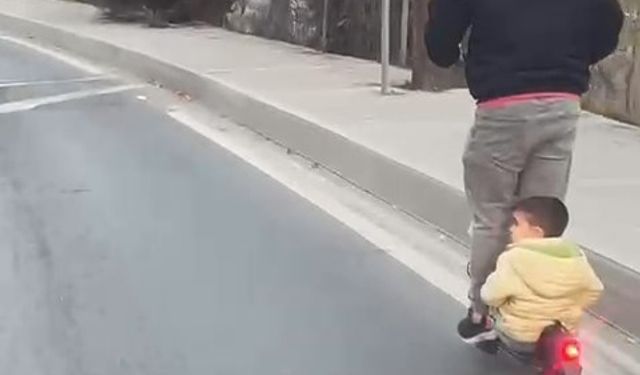 Elektrikli skuter ile tehlikeli yolculuk kamerada!