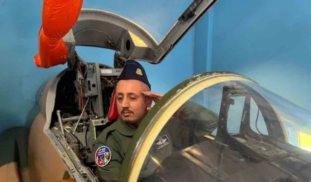 Otizmli birey Server Tolga Doğan'ın uçak kokpitine oturma hayali gerçek oldu