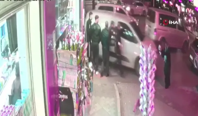 Polisten kaçarken yaşlı kadını ezdiler: Olay anı kamerada