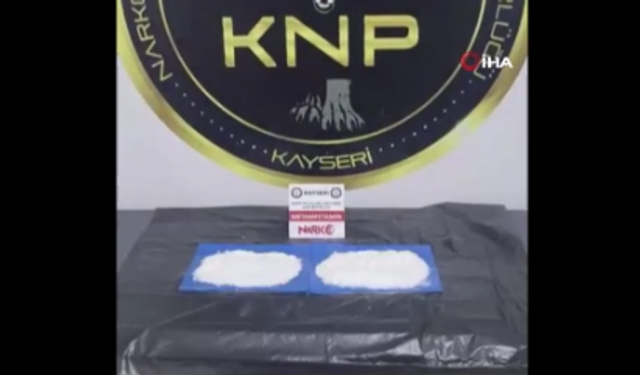 Ülkeye midelerinde uy.şturucu getirip yakalandılar!