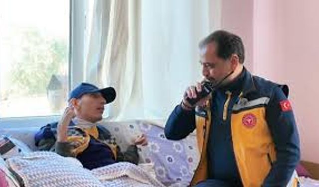 Engelli Hamit'in ambulansla gezme sevinci