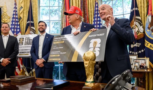 Trump'a ‘FIFA Barış Ödülü’ verildi