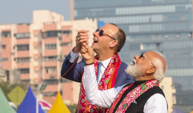 Almanya Başbakanı Merz, Hindistan Başbakanı Modi ile uçurtma festivaline katıldı