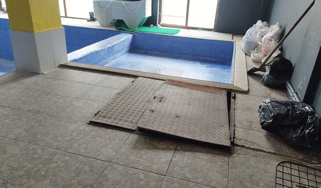 Babasını öld-rüp havuzun deposuna gömdüğünü itiraf etti