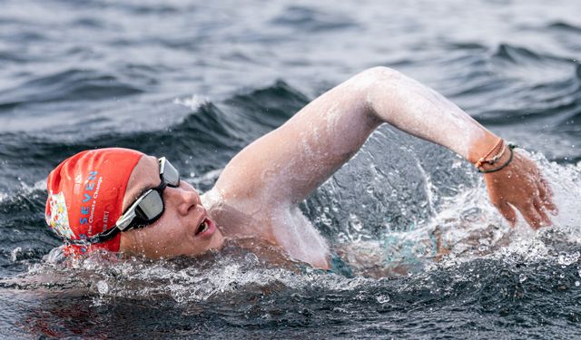 Bengisu Avcı doğa için buzda yüzecek