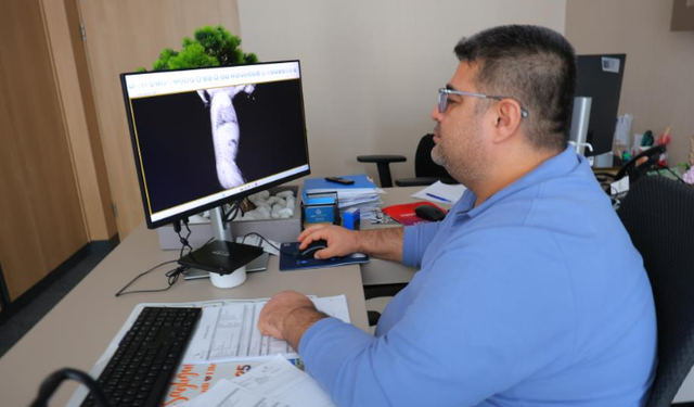 1 yaşındaki bebeğin sırtından çıkan şey doktorları bile şaşkına çevirdi