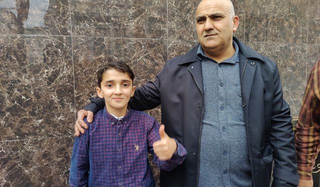 Ambulansın geçişi için trafiği durduran otizmli Ömer: Siren sesi duydum, yolu kapattım