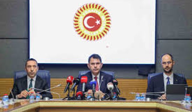 Bakan Kurum: "Deprem konutları ödemeleri 2 yıl ödemesiz, 18 yıl faizsiz ve sabit oluyor"