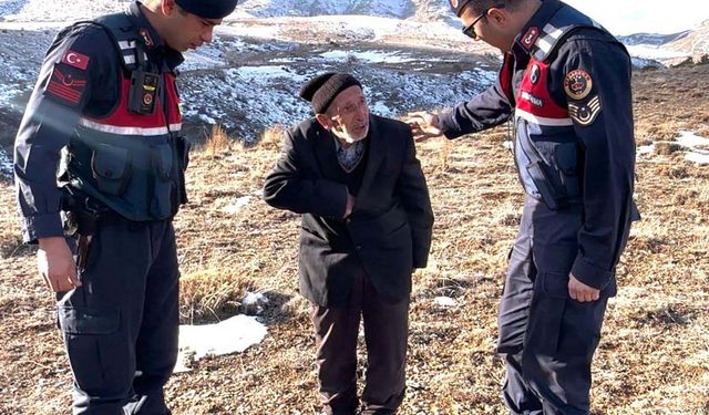 Jandarmanın bulduğu alzheimer hastasının ilk sözleri yürek burktu!